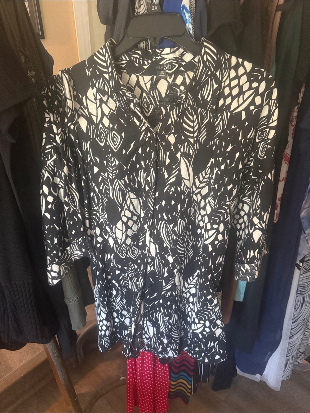 Avenue Black & White Patterned Tunic Top